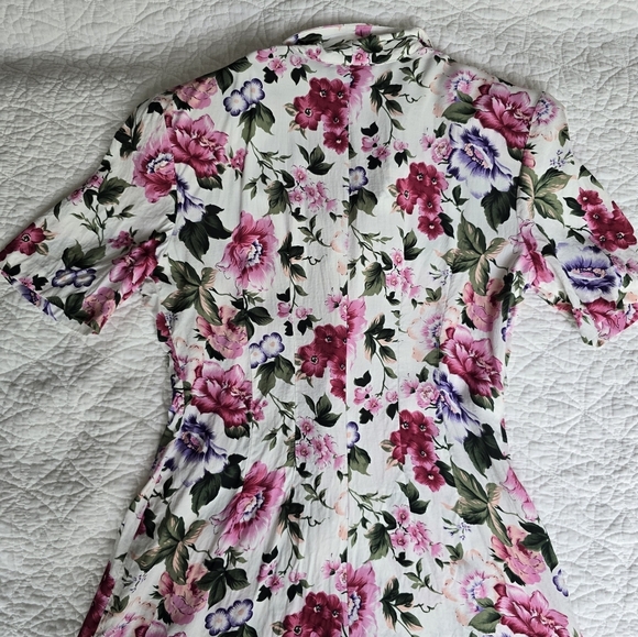 90s Vintage Romper Floral Button Up Collared V-neck Short Sleeve Playsuit - Picture 8 of 13